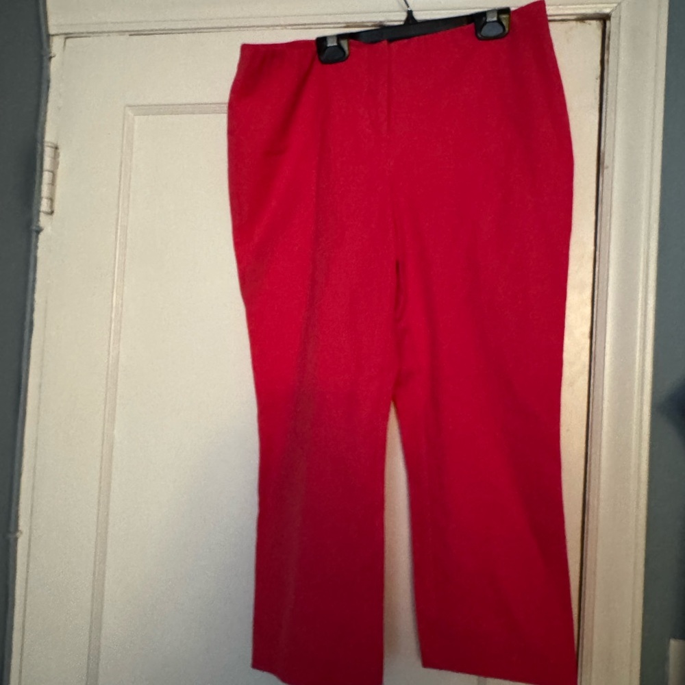 Alfani NWT Bright Pink Crop Pants